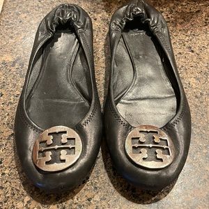 Tory Burch Black leather flats with Silver logo